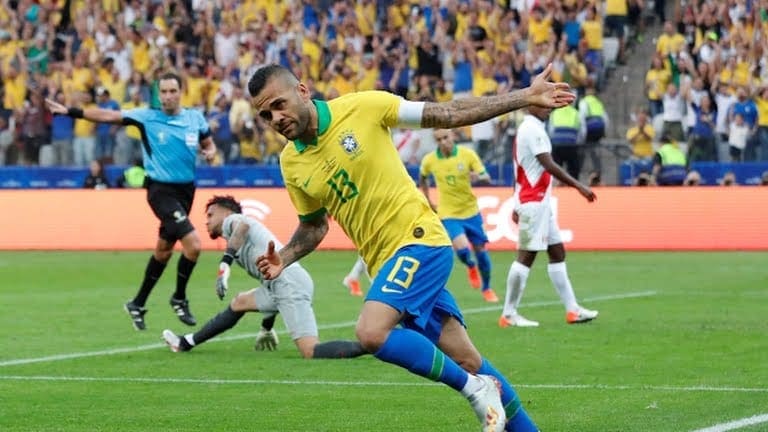 ألفيس يحرز الهدف الرابع للبرازيل