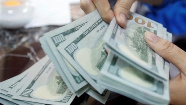 بعد تراجع اسعاره امس ... تعرف على اسعار الدولار اليوم في جميع البنوك المصرية